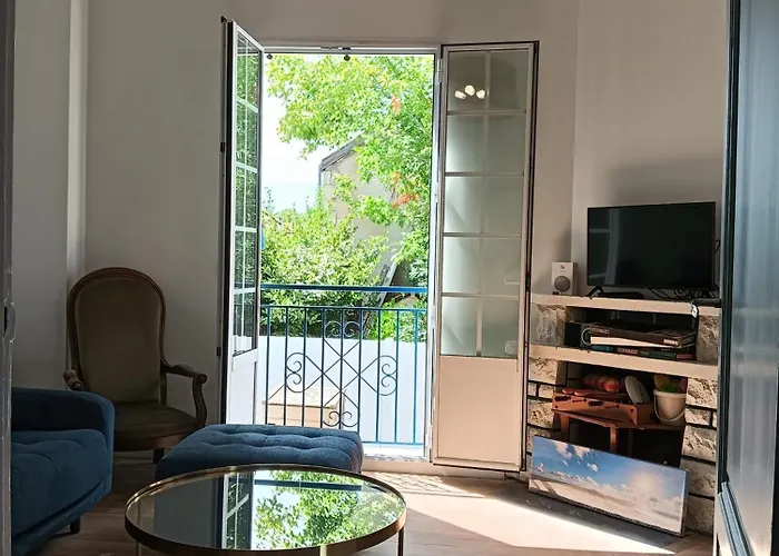 La Charmante Albertine Proche Port Hébergement de vacances *