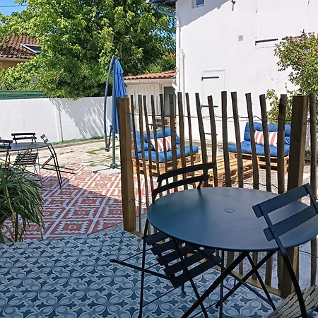 La Charmante Albertine Proche Port