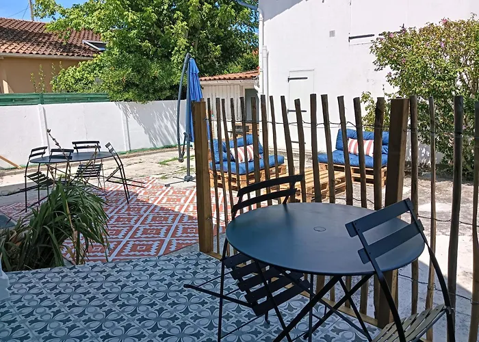 La Charmante Albertine Proche Port